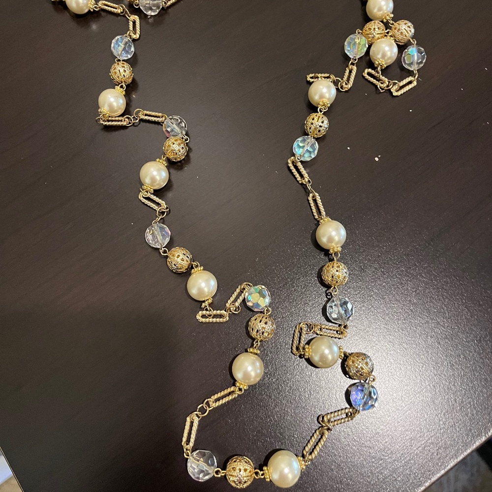 New gold, pearl & holographic beaded long necklace